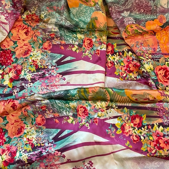 Floral Satin Printed Material of 5 Yds 10 Inches Width 44Inches - Picture 5 of 7